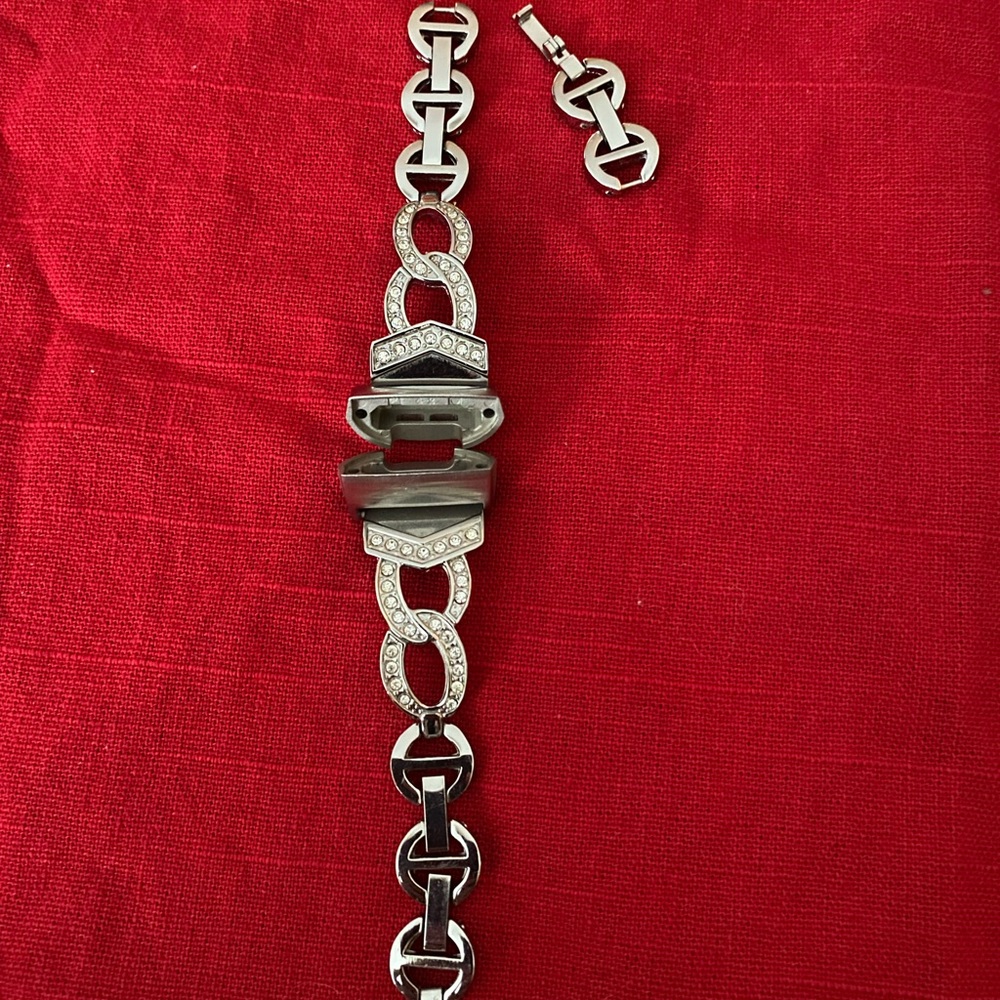 Fitbit Charge 3 wristbands and charger